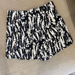 Brush black and white print skort